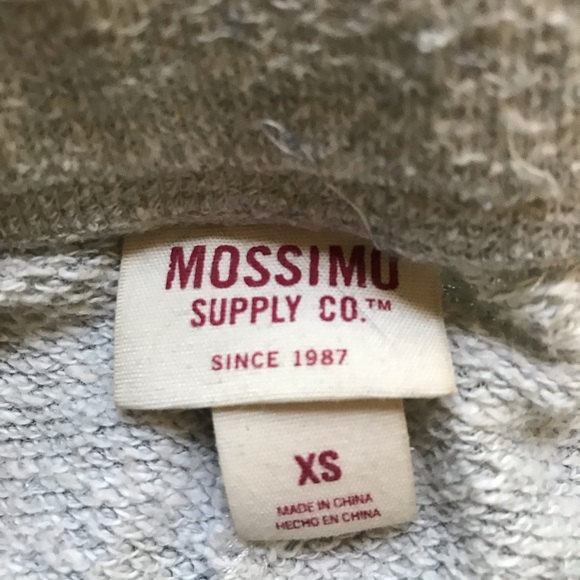 Gray shorts - Picture 2 of 4